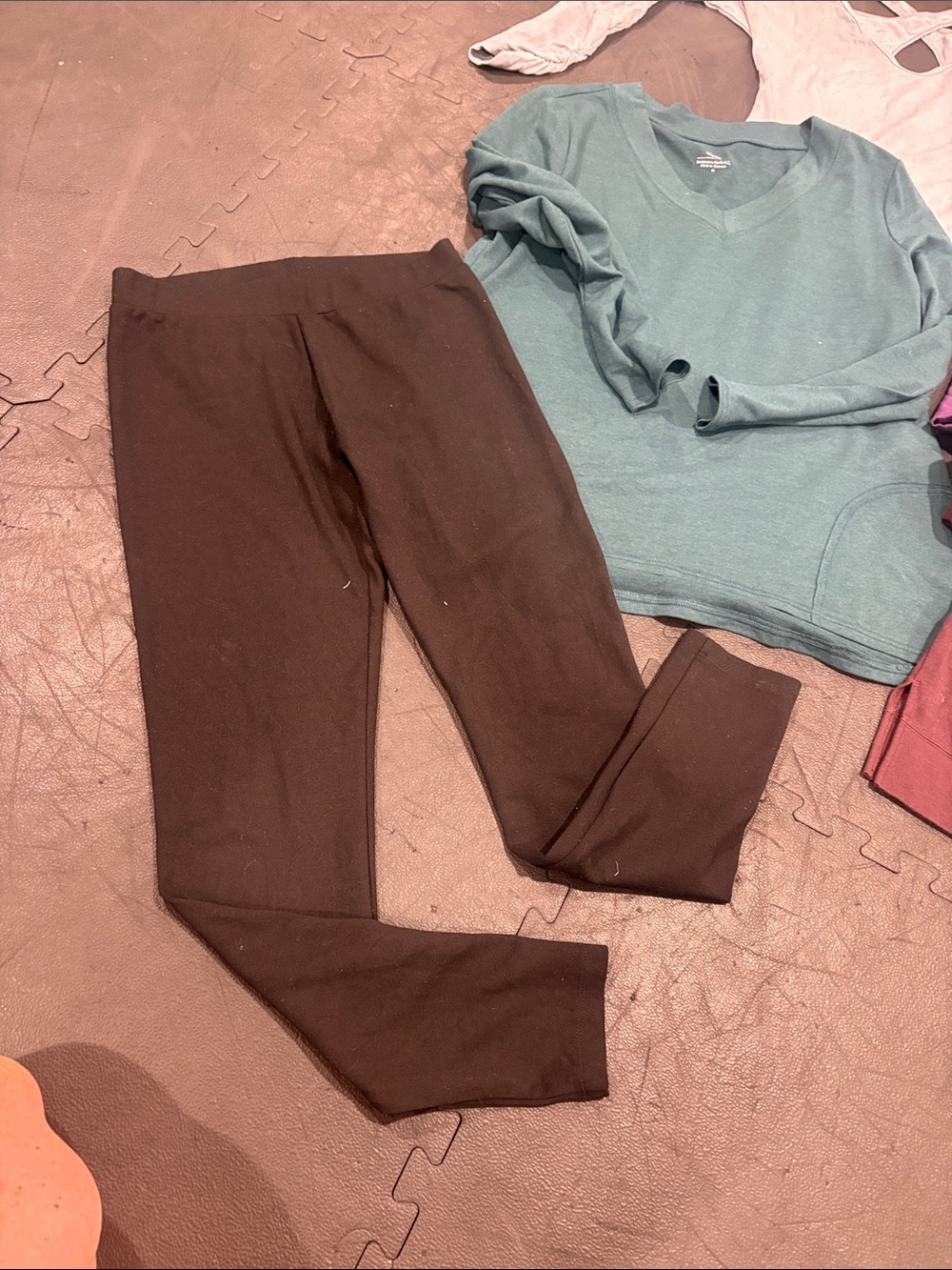 Women's medium bundle - Picture 2 of 4